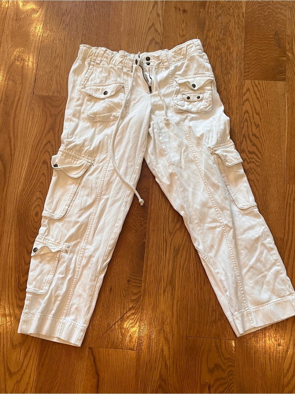 Women's White Cargo Capri Pants - Casual Utility Style